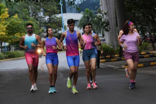 Minimalist aesthetics and maximum performance in modern running apparel