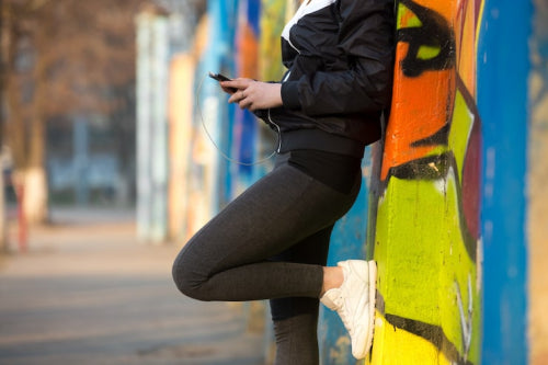 Practical Pocket Designs in Running Apparel for Urban Training Routines