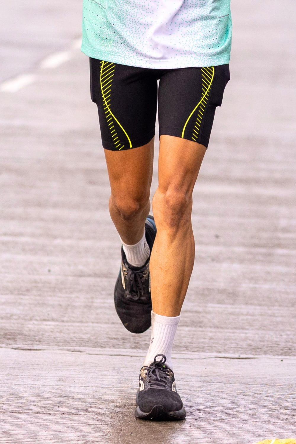 buy men 7 inch running half tights online #Color_Black-Flash