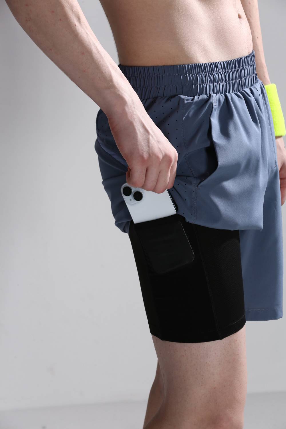 Inner stash pocket inside side pocket for keys and coins #Color_Raw Steel