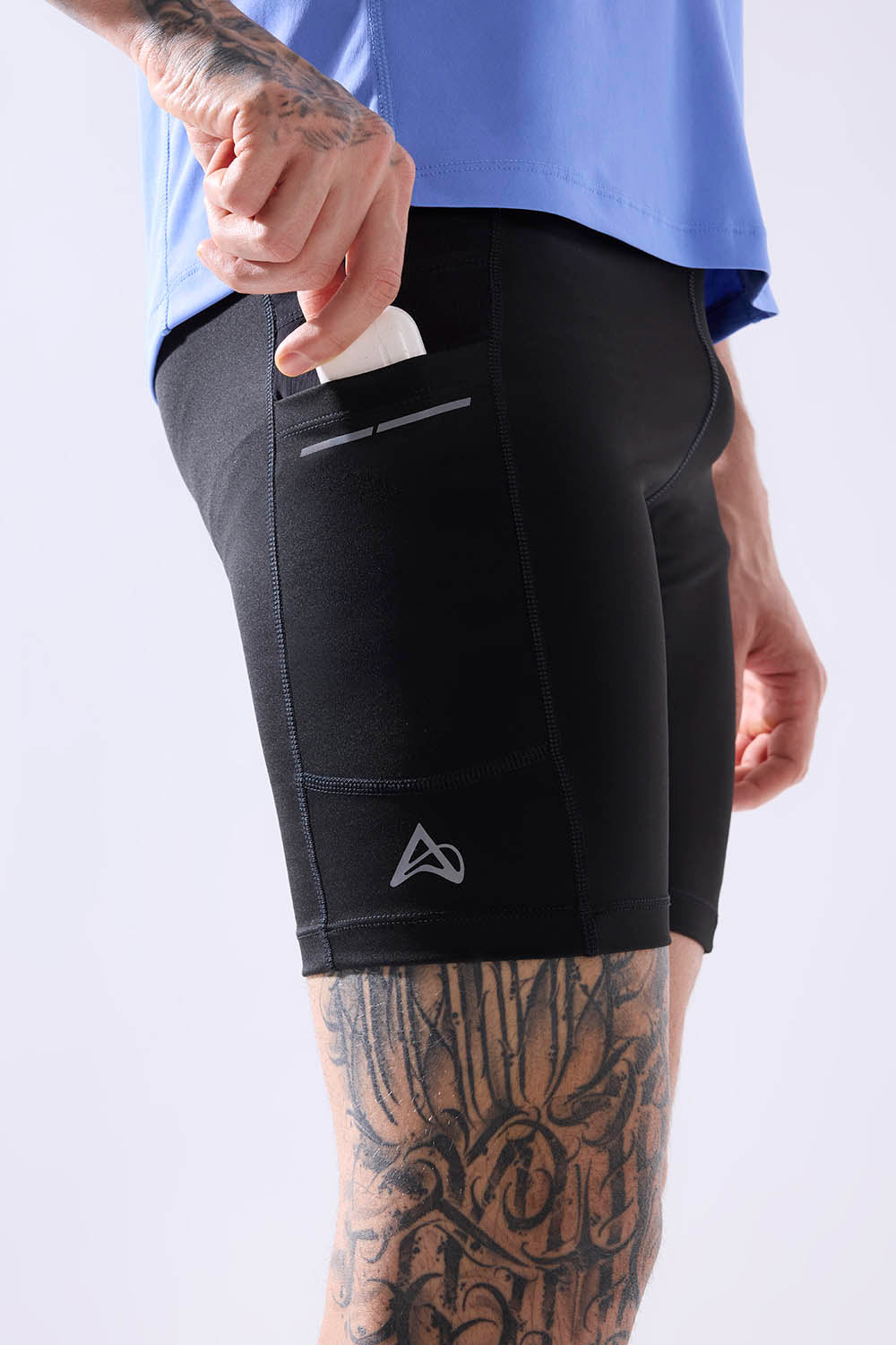 men running half tight with inner lining and multiple pockets #Color_Black