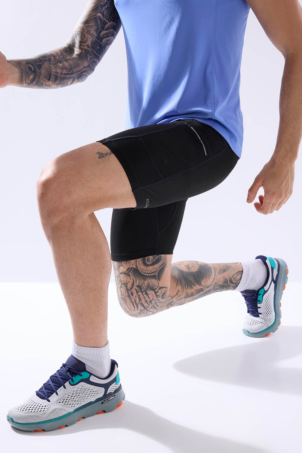 men running half tight with inner lining and multiple pockets #Color_Black