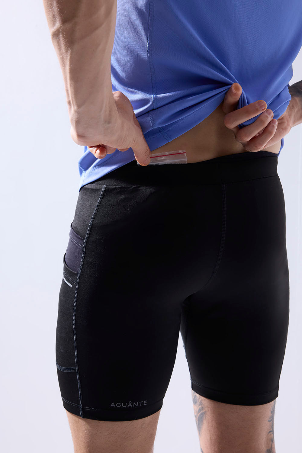 men running half tight with inner lining and multiple pockets #Color_Black