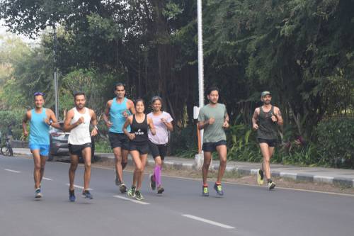 Running Gear for Night Runs: Prioritizing Visibility and Comfort