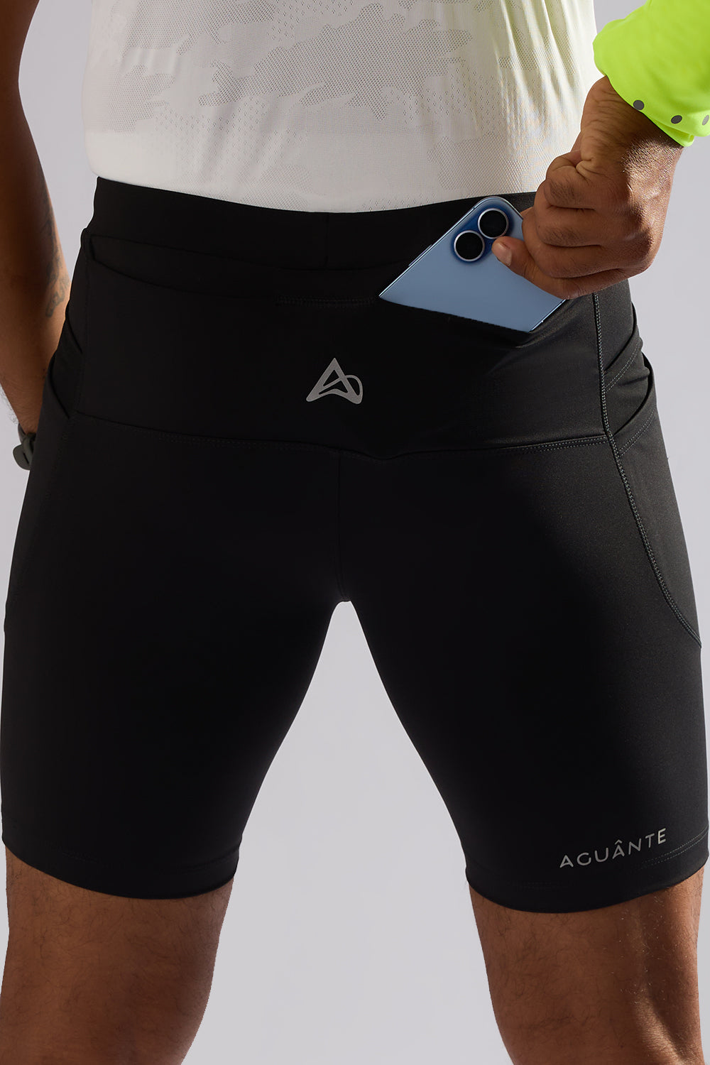 #Color_Black-Flash