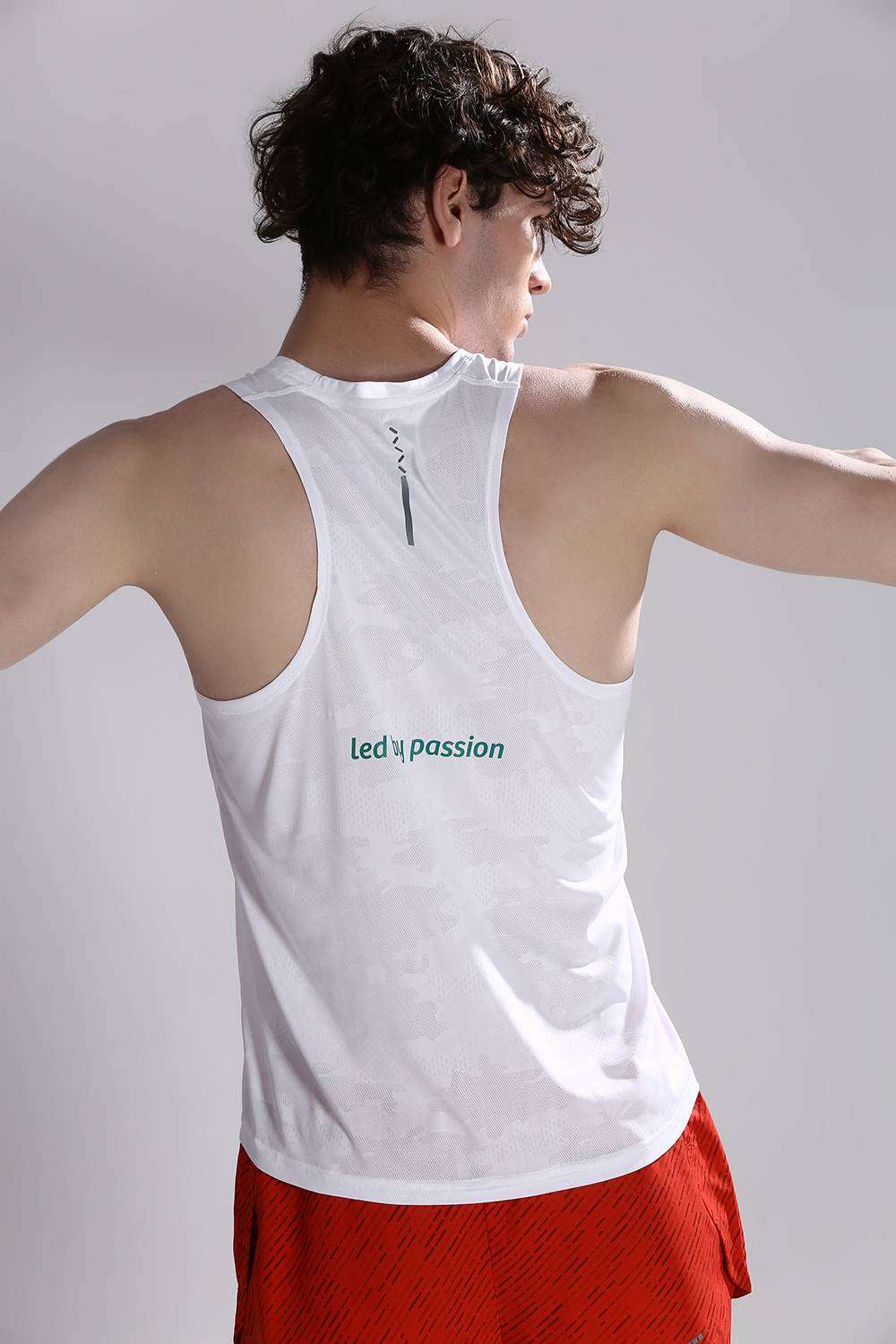 buy men aguante running singlet white online #Color_White